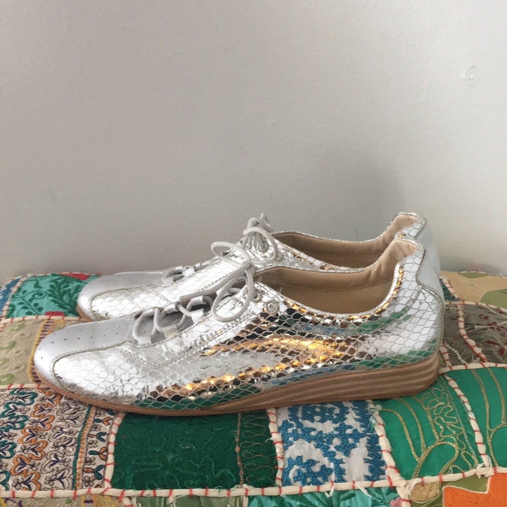Stuart Weitzman silver shoes